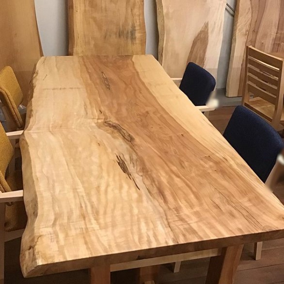 栃の一枚板テーブル | 木の生活文化『山蔵』（さんぞう） 無垢材、天然 